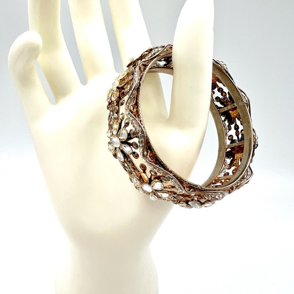 Vintage Floral Rhinestone Gold Tone Bracelet - Picture 6 of 8